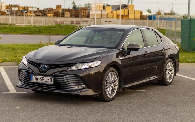 Toyota Camry cena 96900 przebieg: 174000, rok produkcji 2019 z Wrocław małe 781